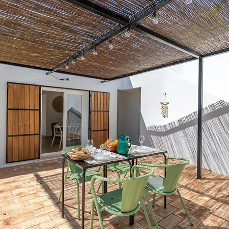 Sunny With Private Pool, Steps From #2007
