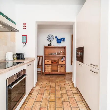 Sunny With Private Pool, Steps From #2007 *